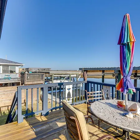 Surfside Beach Home With Deck And Grill Near Beaches!